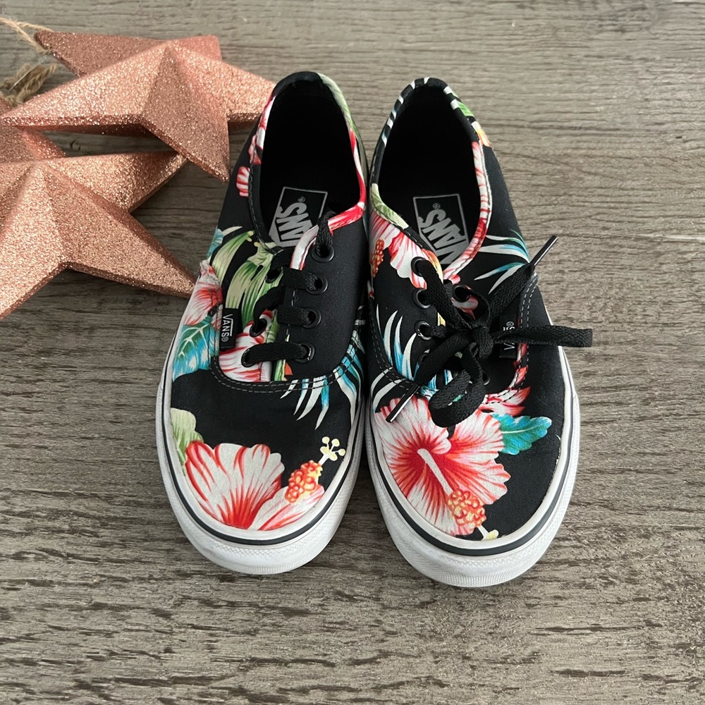 Vans lace up Hawaiian Men’s 5.0